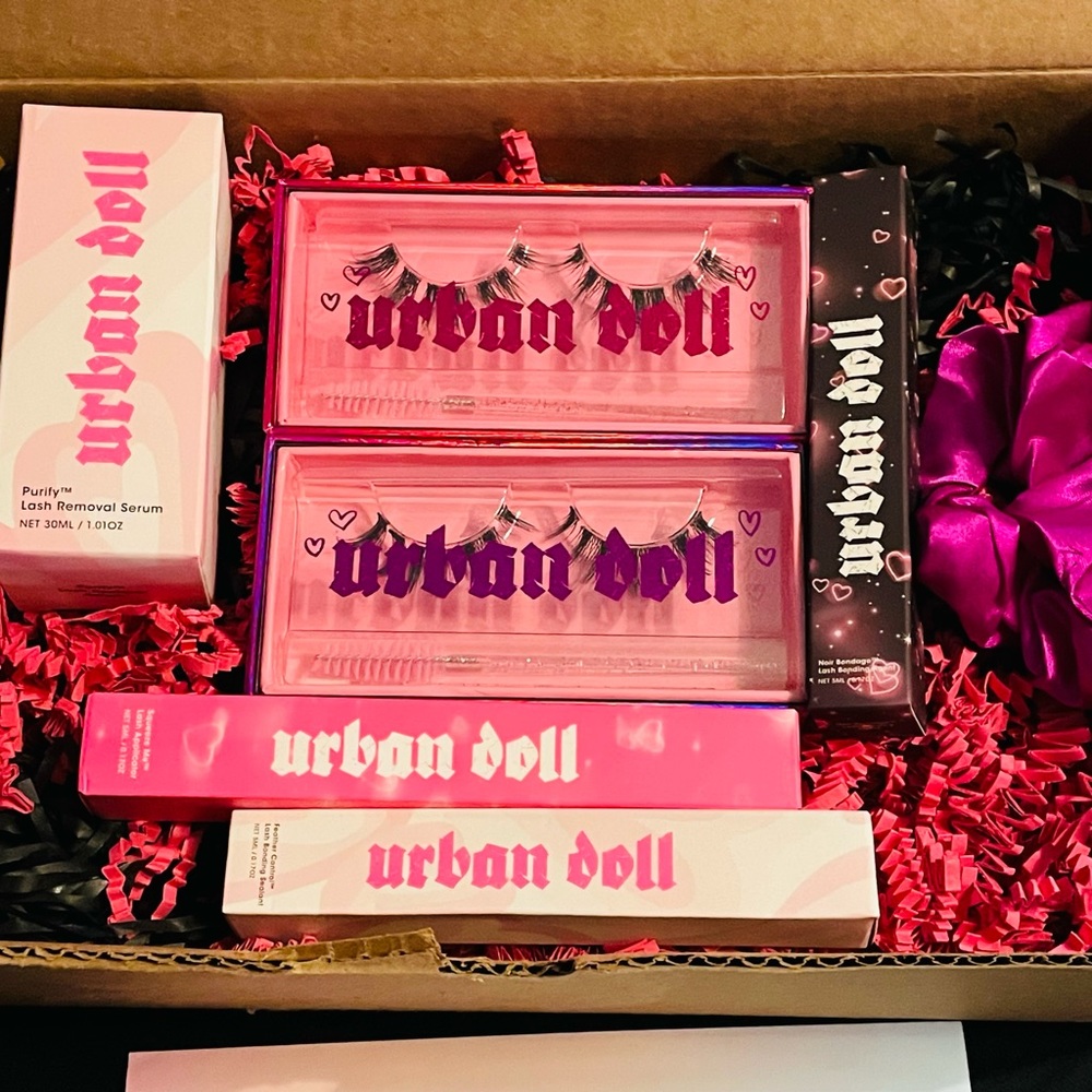 NEW URBAN DOLL LASHES KIT❤️
